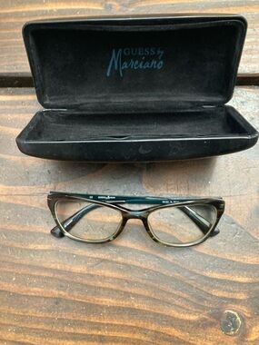 Glasses and Case ,Guess by Marciano